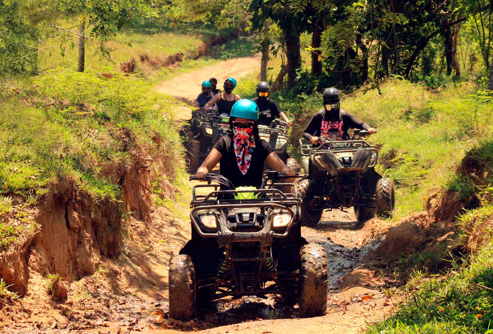 ATV ride tour in Roatan